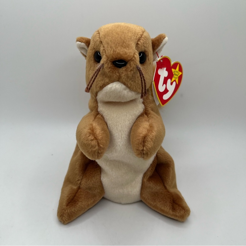 - "Nuts" the Squirrel - Ty Beanie Baby (1996) - Vintage Plush Toy